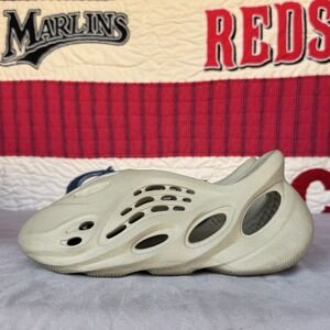 Size 9 -‎ Adidas Yeezy foam RNR Stone Salt Light Brown GV6840